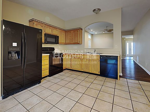 5th image of 5599 Damson Dr