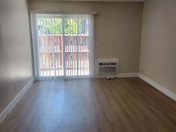 3rd image of 647 Dutton Ave #11591201