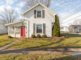 221 N 4th St, Waterville, OH 43566