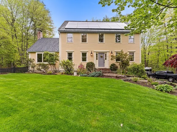 9 Celestial Way, Pepperell, MA 01463