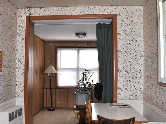 5th image of 6750 Burns St