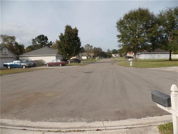 2nd image of 7970 Amandas Crossing Dr W