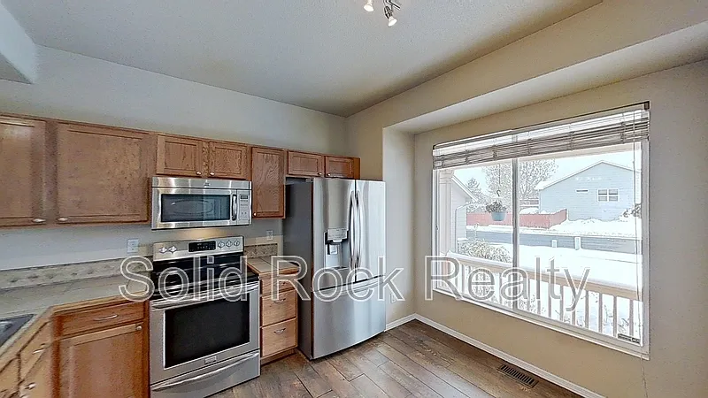 4 bed, 3.5 bath, 2234 sqft, $2,475 — Photo 4