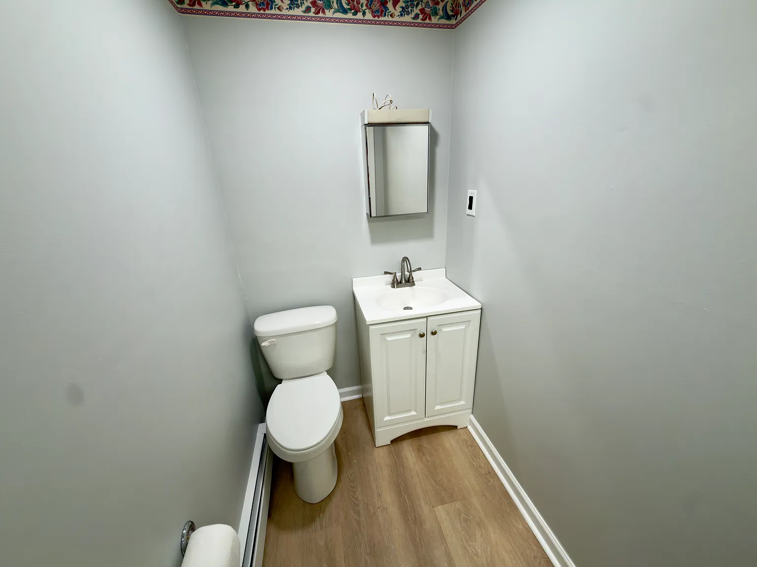 2 bed, 1.5 bath, 1650 sqft, $1,900 — Photo 3