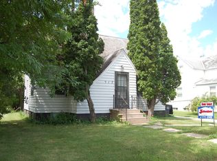 517 10th St, Brewster, MN 56119
