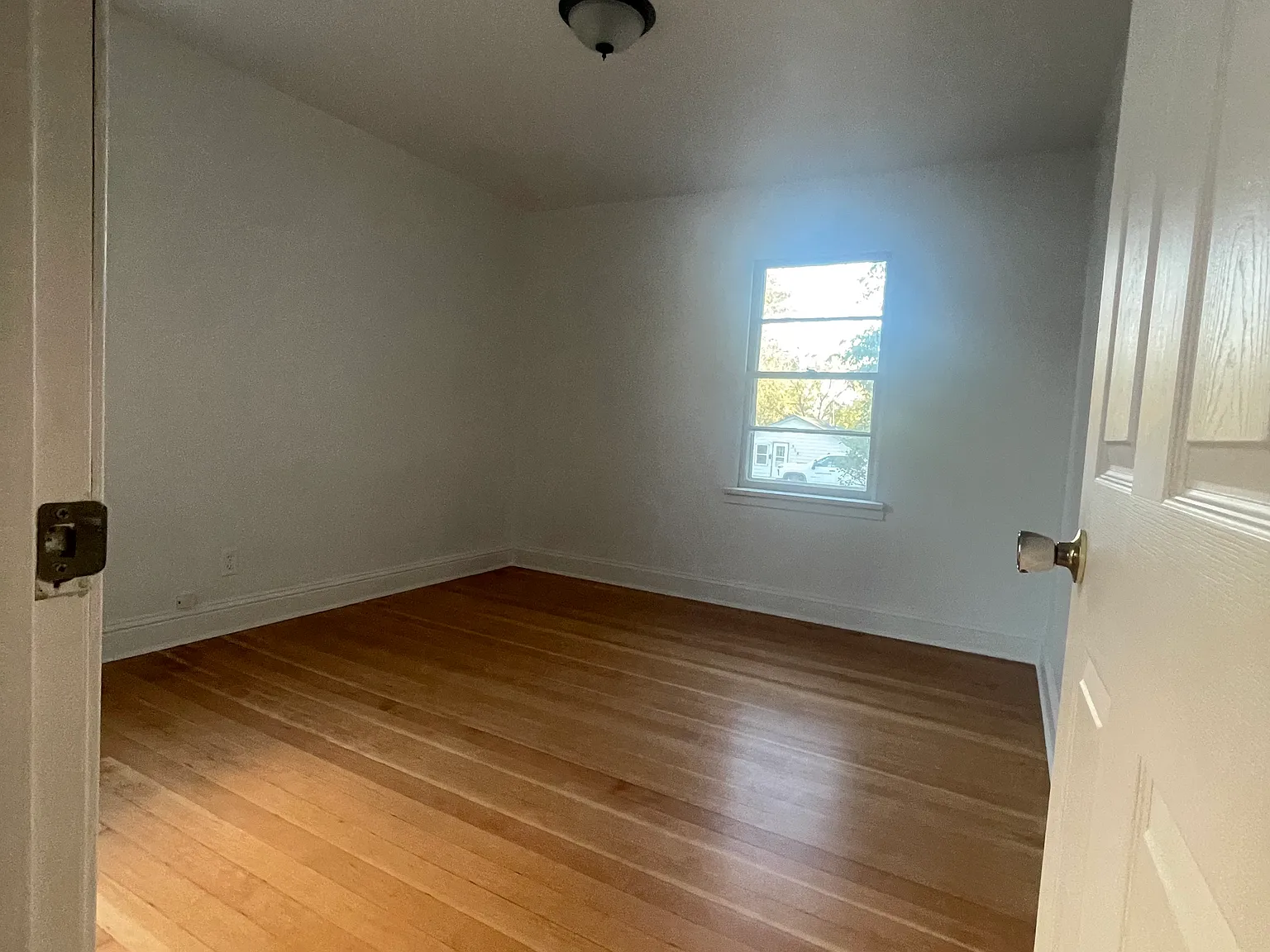 3 bed, 1600 sqft, $1,600 — Photo 3