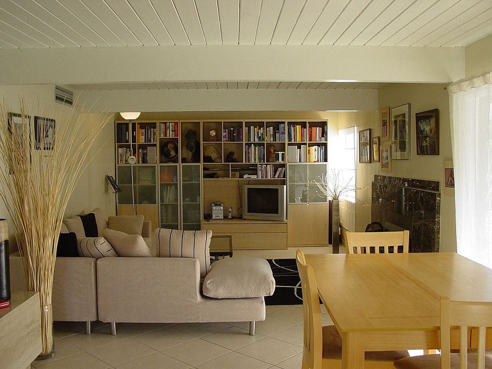 Living Room W/Fireplace