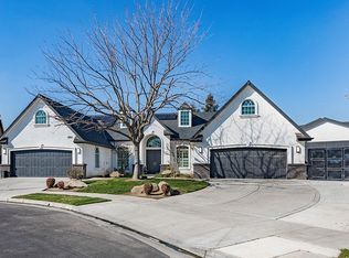 353 W Everglade Ave, Clovis, CA