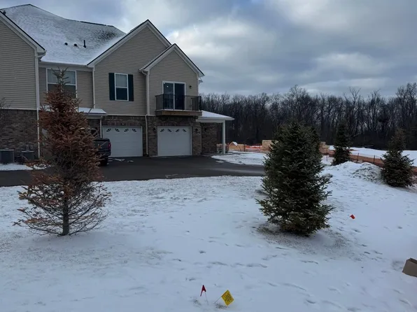 9817 Ridge Run St, Howell, MI 48855