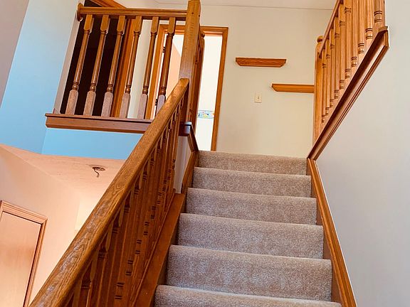 3rd image of 5869 Heather Glen Ct