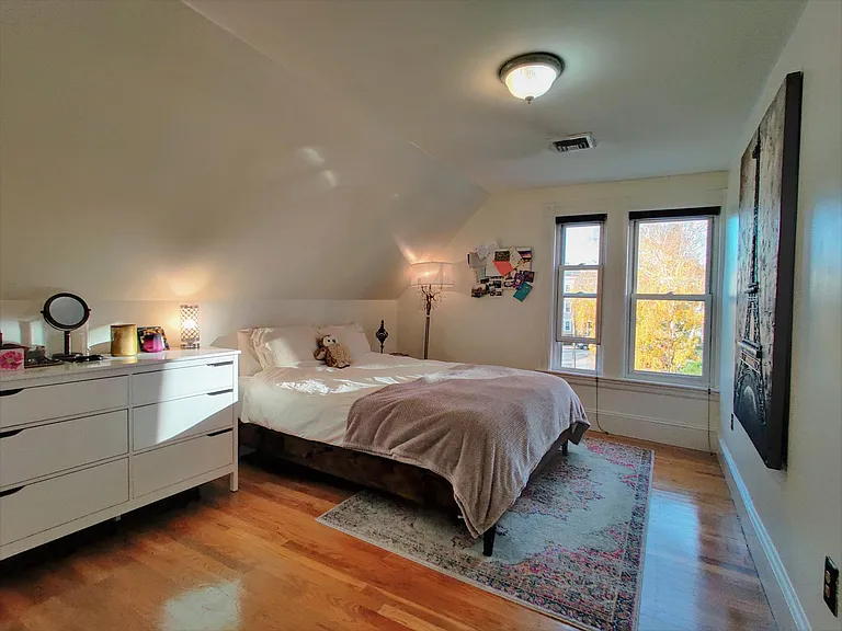 14 Edison Grn #3 — Photo 13