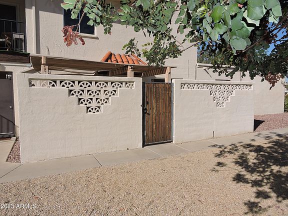 5th image of 810 E JOAN D ARC Avenue