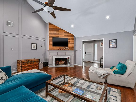 5th image of 2185 Saint Andrew Dr