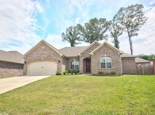 8924 Meadow Gardens Cir, North Little Rock, AR 72120