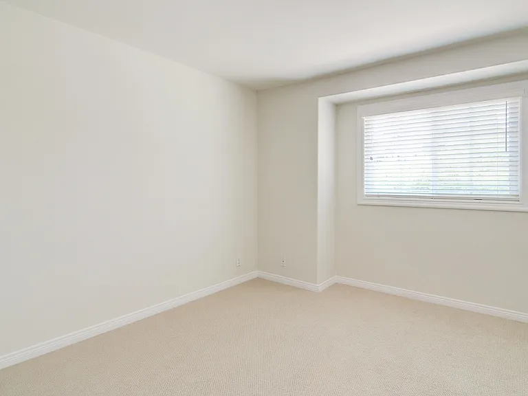 24261 Cascades Dr — Photo 27