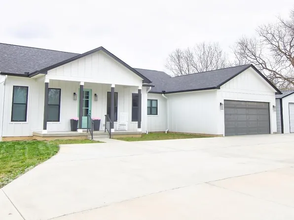 6514 Greentree Rd, Middletown, OH 45044