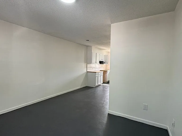 818 Taggart Ave #F — Photo 4