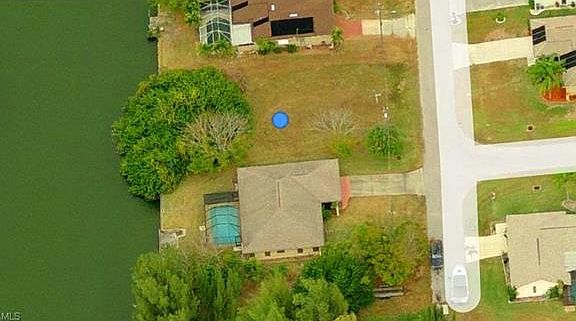 3rd image of 714 SE 21st Ave