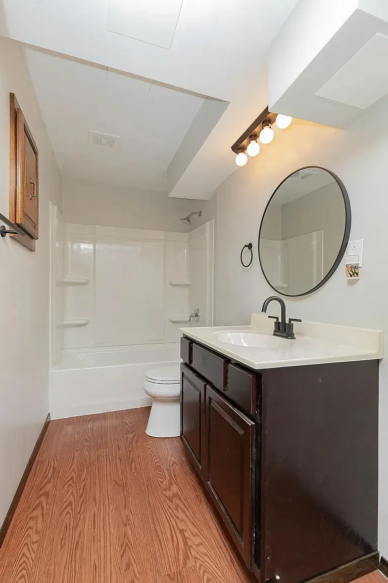 4 bed, 1734 sqft, $3,955 — Photo 2