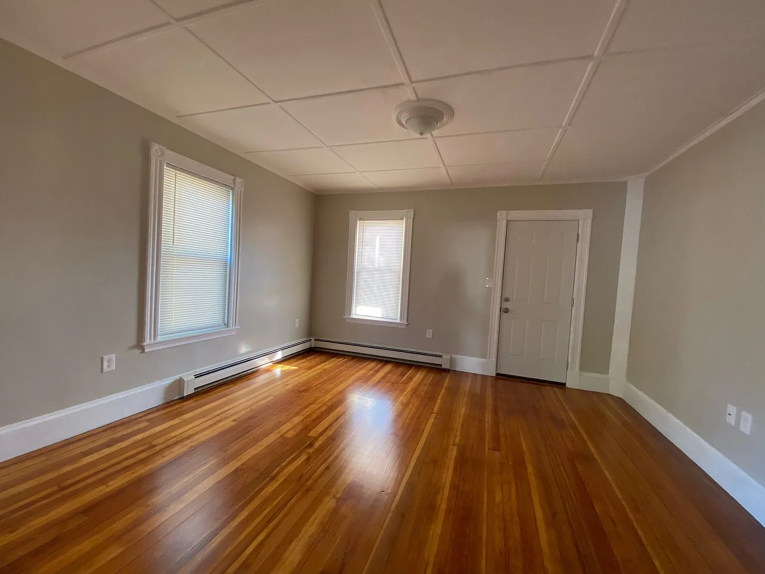 3 bed, $2,950 — Photo 4