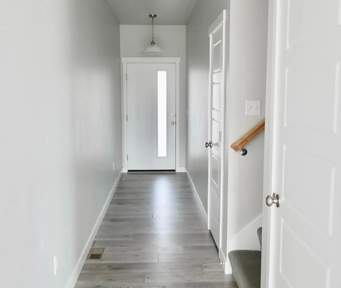 3 bed, 2.5 bath, 1668 sqft, $2,100 — Photo 3