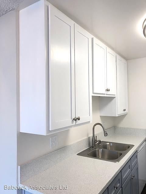 1st image of 146 Lyndon St APT 7