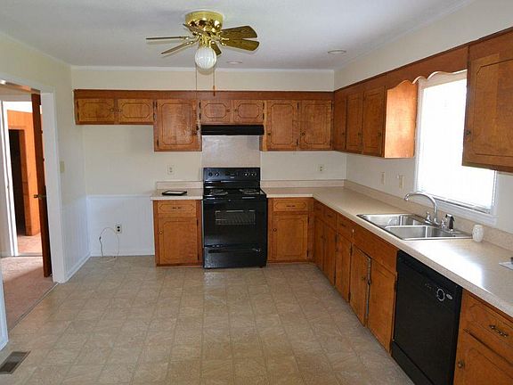 4th image of 2124 Foxhunt Dr