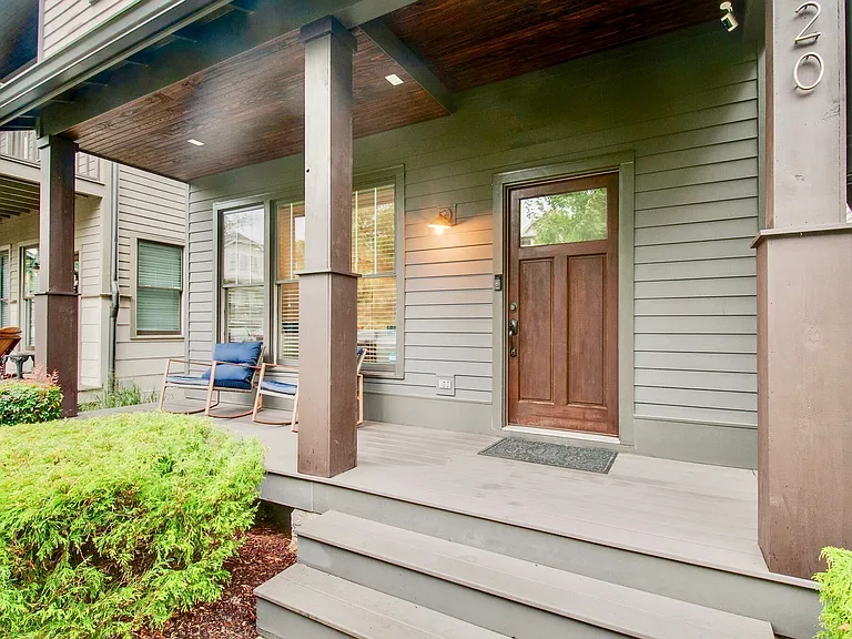 620 Chesterfield Way — Photo 3
