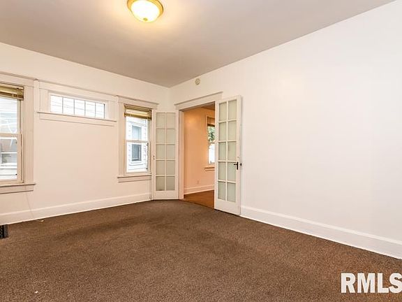 5th image of 1019 N Elmwood Ave