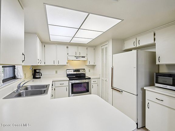 2nd image of 3826 Parapet Dr