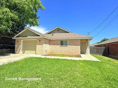 1109 E Avenue F Photo 1