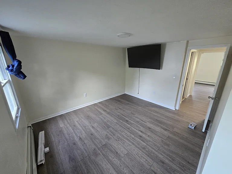 157 3rd St #3 — Photo 10