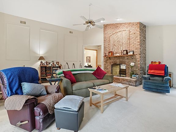 5th image of 821 Killarney Pass Cir