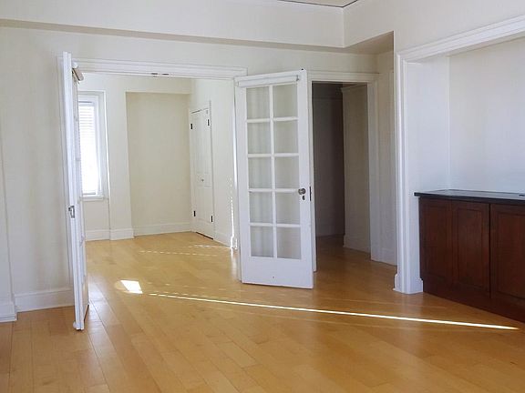 3rd image of 925 Jones St
