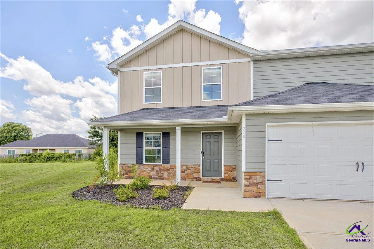 5 bed, 3.0 bath, 2180 sqft, $2,100 — Photo 3
