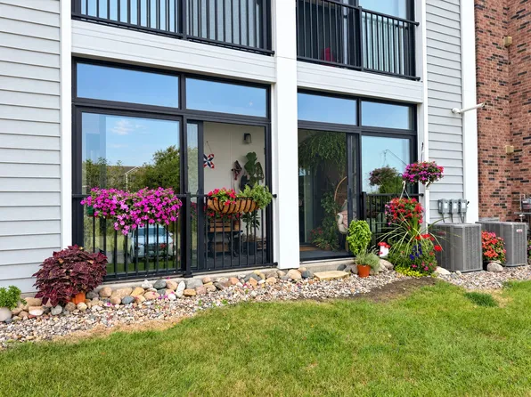 4837 86th St APT 10, Des Moines, IA 50322