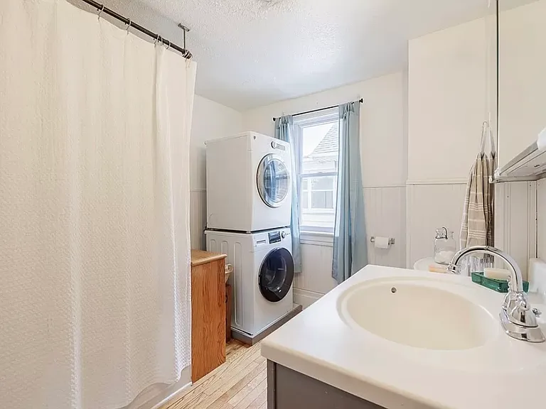 740 Grand Ave — Photo 20