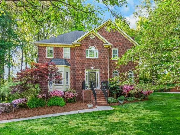7088 Orchard Path Dr, Clemmons, NC 27012