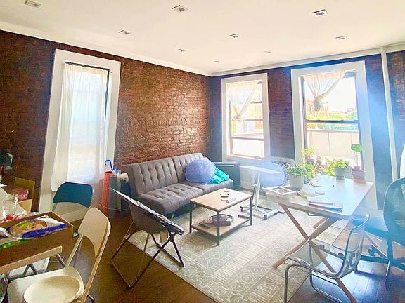 5th image of 241 Linden Blvd APT 2