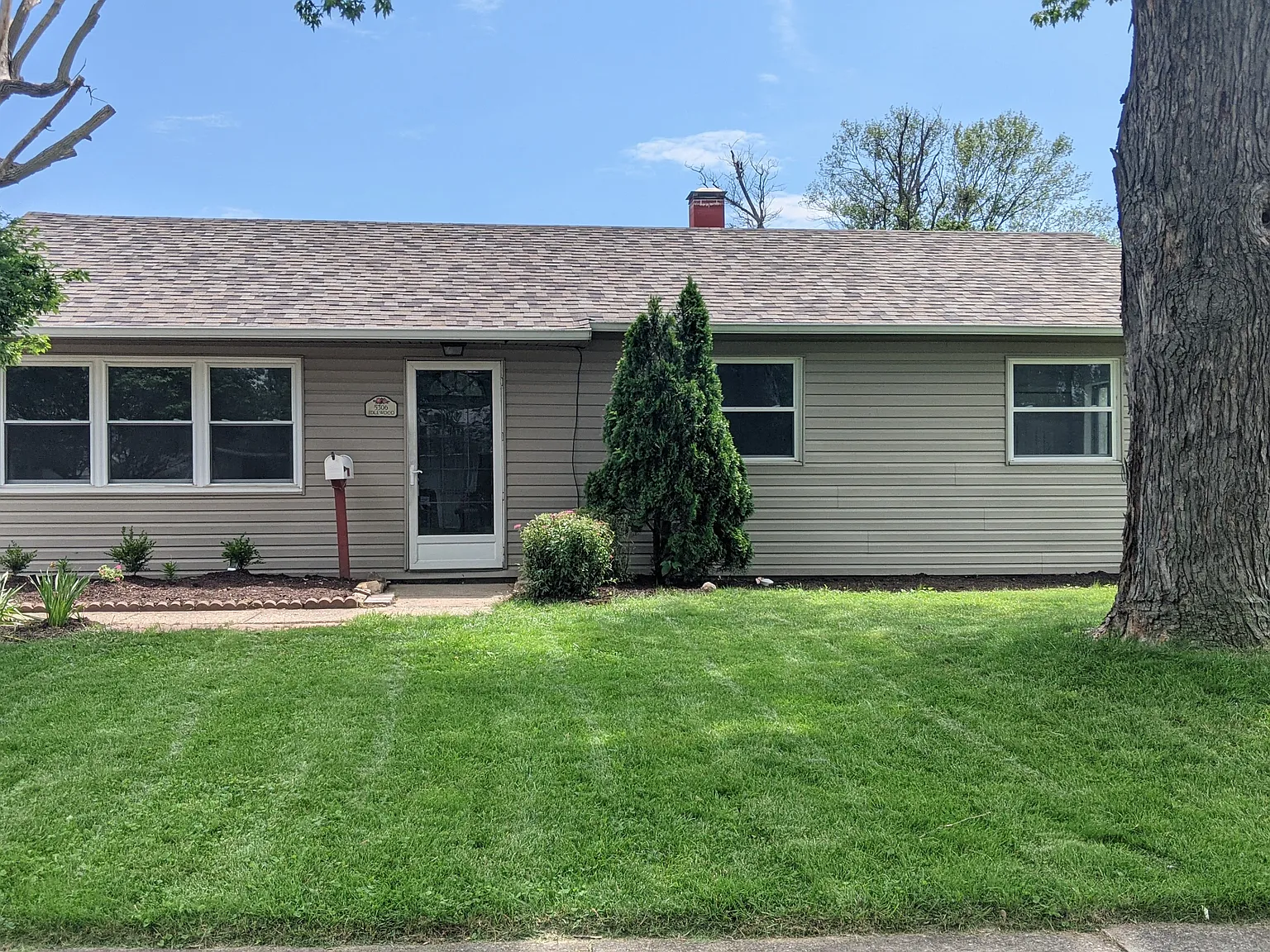 3 bed, 1075 sqft, $1,495 — Photo 1