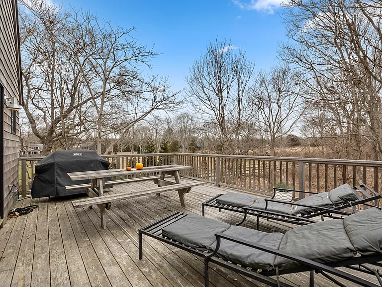 89 Accabonac Rd — Photo 13