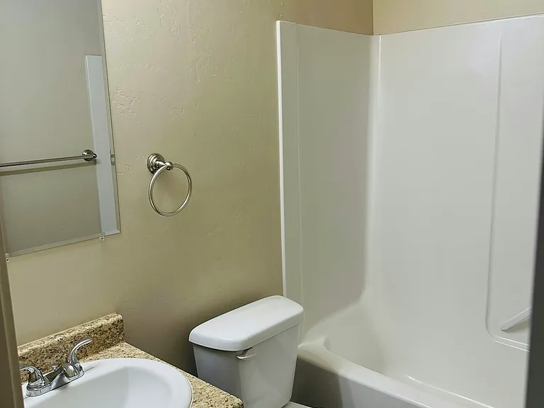 212 N 750th St E #216 — Photo 4