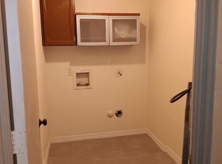 2860 E Capri Cir APT 102, Mesa, AZ 85204