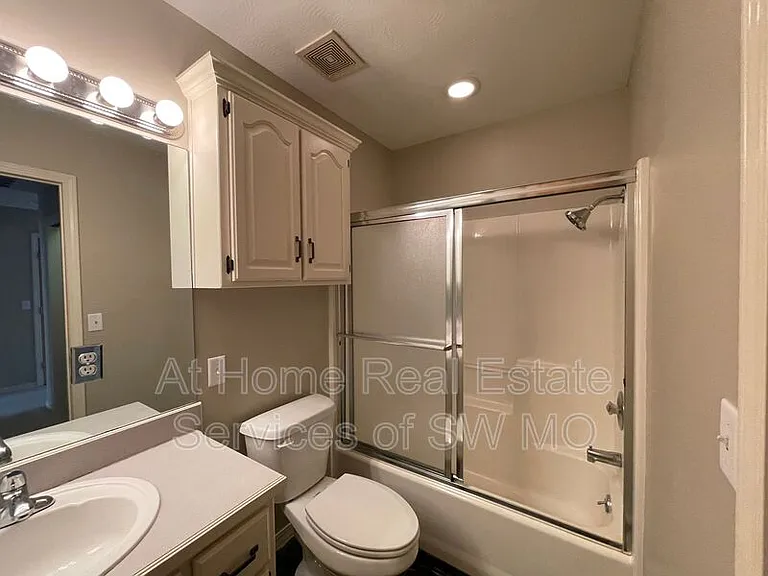 3655 E Cromwell Ln — Photo 11