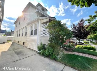 8628 254th St, Bellerose, NY 11426