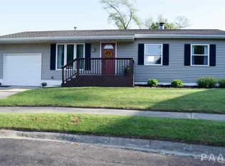 1107 Truman Dr, Pekin, IL 61554