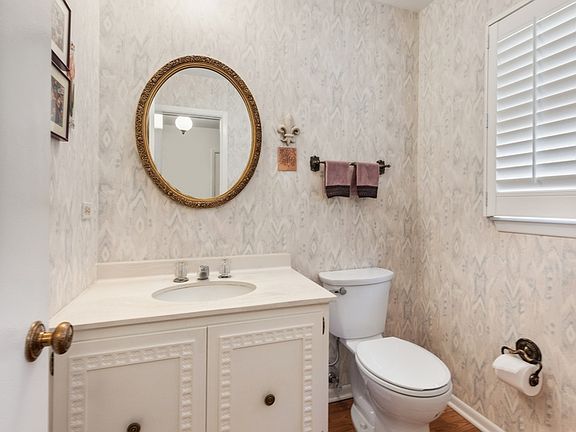 5th image of 680 Versailles Cir Unit D
