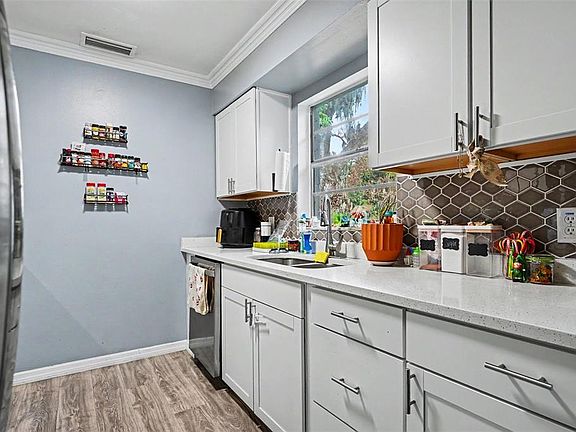 4th image of 2407 Winter Ridge Dr