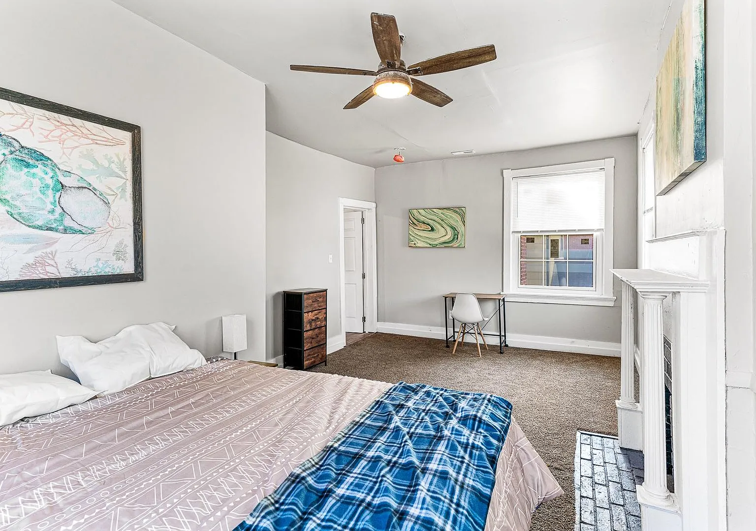 4 bed, 3.5 bath, 2700 sqft, $758 — Photo 1