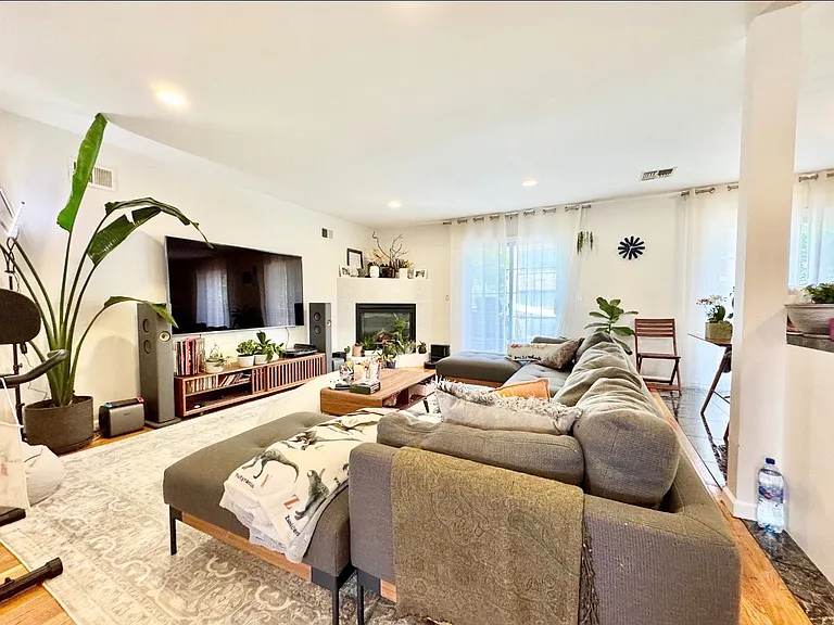 15 Daniella Ct #MAIN — Photo 8